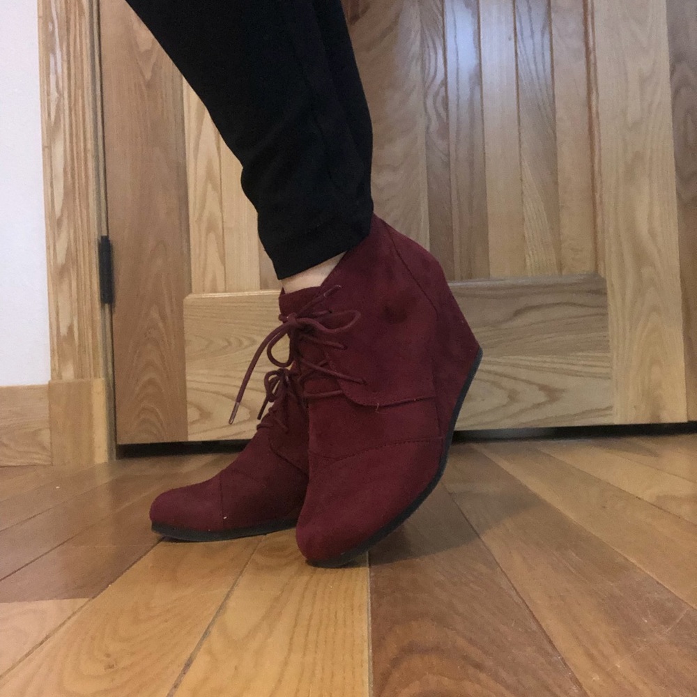 Super cute and COMFY lace up booties